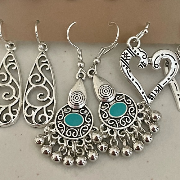 Filigree Heart Snowflake Earrings Set - Picture 3 of 5